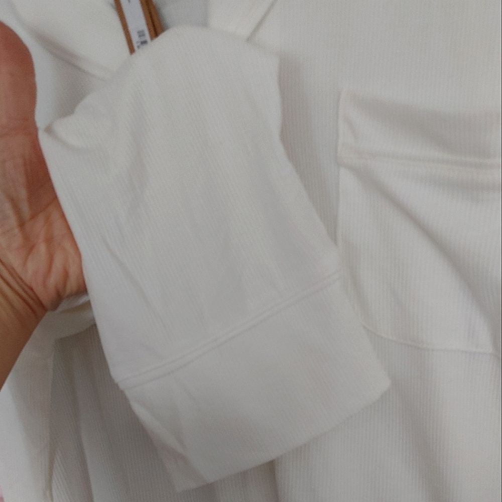 SKIMS Soft Lounge Button Up Pajama Top - Picture 12 of 15